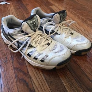 Mizuno Black and White Volleyball Shoes