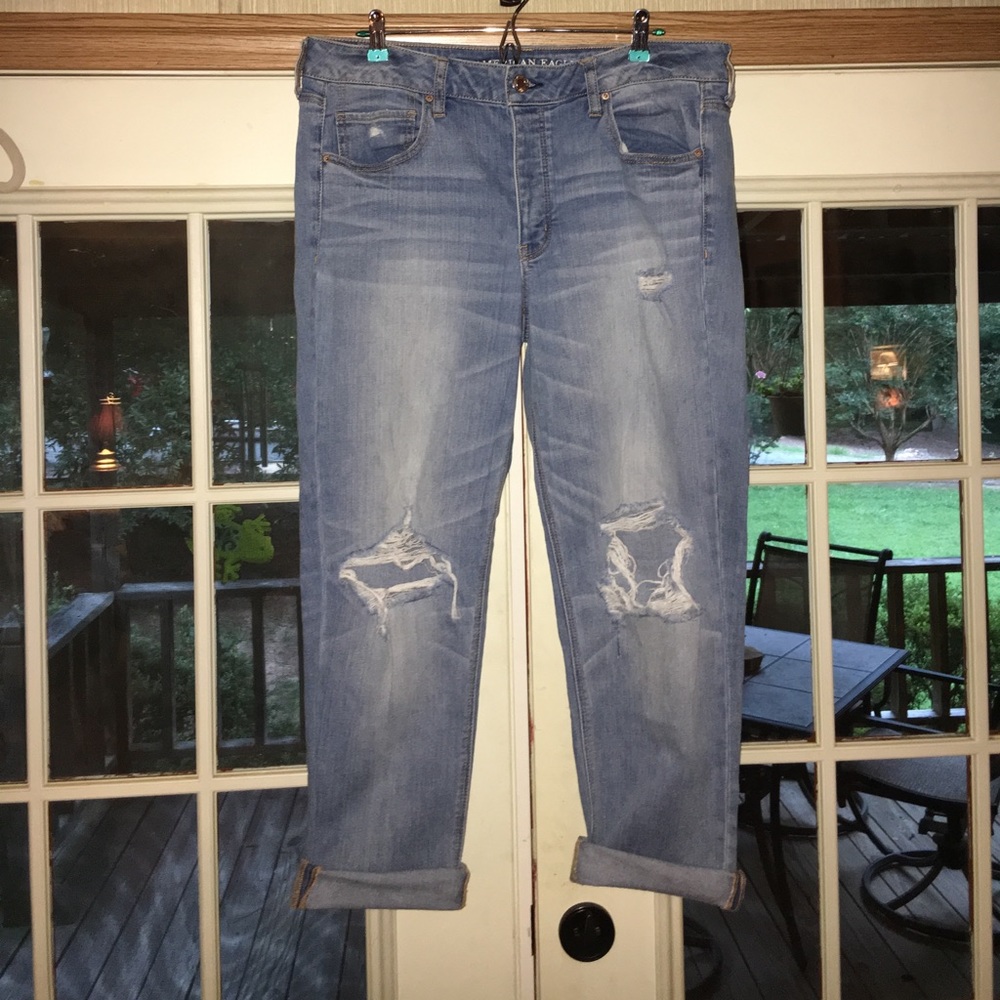 Final price NWOT American Eagle Tomgirl jeans