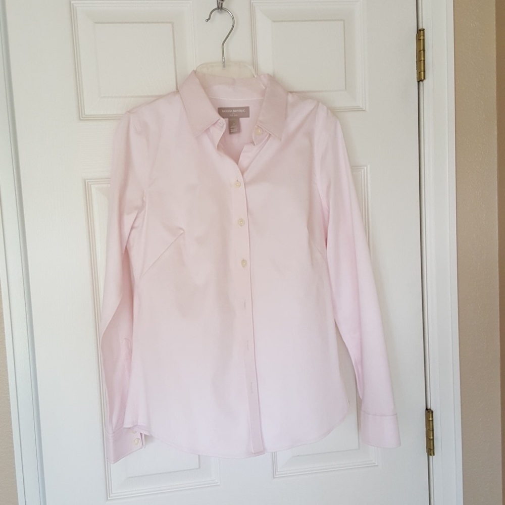 Pale pink Banana Repub button down blouse.size 8,