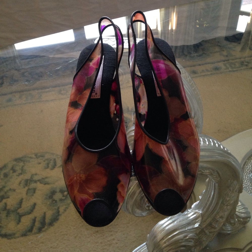 Women's wedge heel shoes