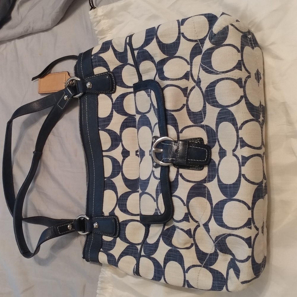 Coach purse - Picture 2 of 2