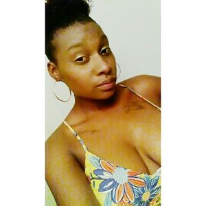 Meet your Posher, Alexis