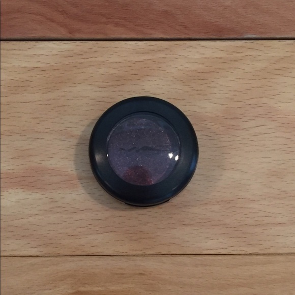 MAC Beauty Marked Eyeshadow - Picture 2 of 3