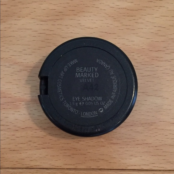 MAC Beauty Marked Eyeshadow - Picture 3 of 3