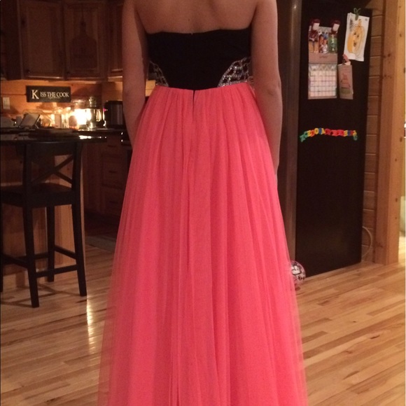 Prom dress - Picture 3 of 3