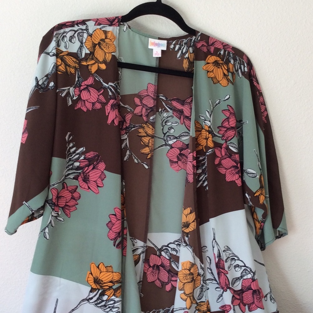 NWOT lularoe Lindsay kimono