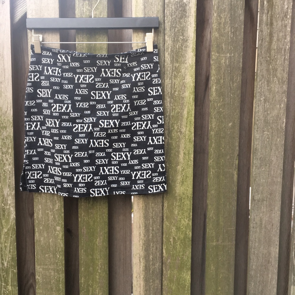 ⚡️SALE⚡️Vintage Sexy Graphic Skirt