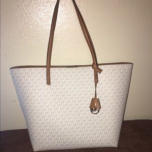 Micheal Kors large tote