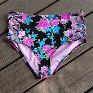Rue 21 Floral Print Bikini Bottoms. NWOT