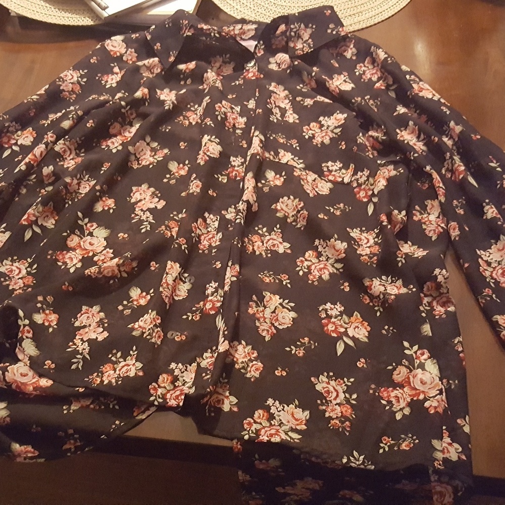 Blouse - Picture 2 of 3