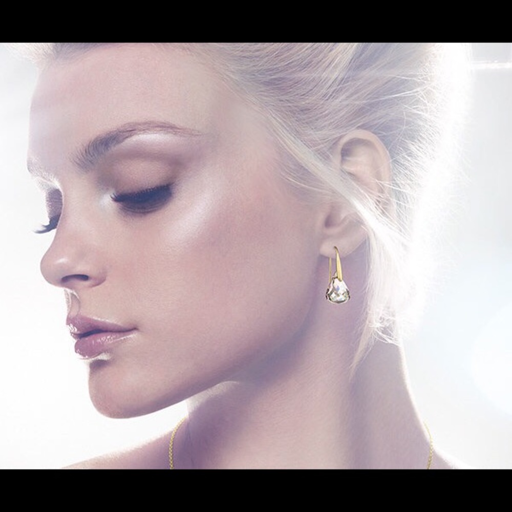 Swarovski Lunar style earrings NEW