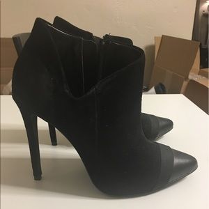Uniquely Cut Suede and Pleather Closed Pumps
