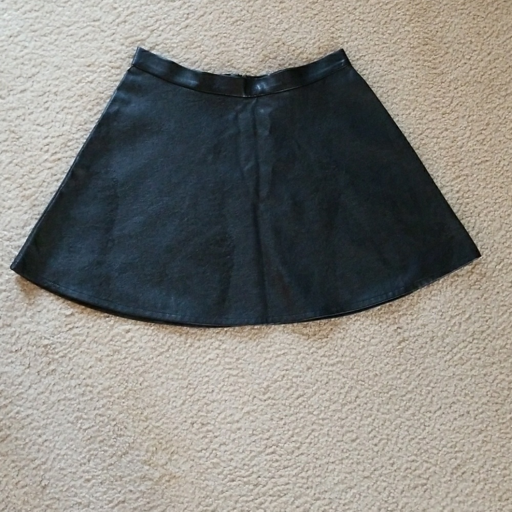 American Eagle faux leather skirt