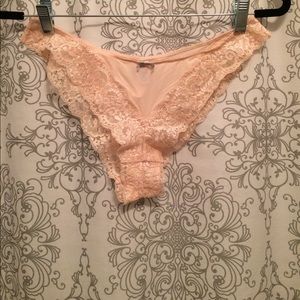 NWT VICTORIA's Secret Cheekini Lacy Thong