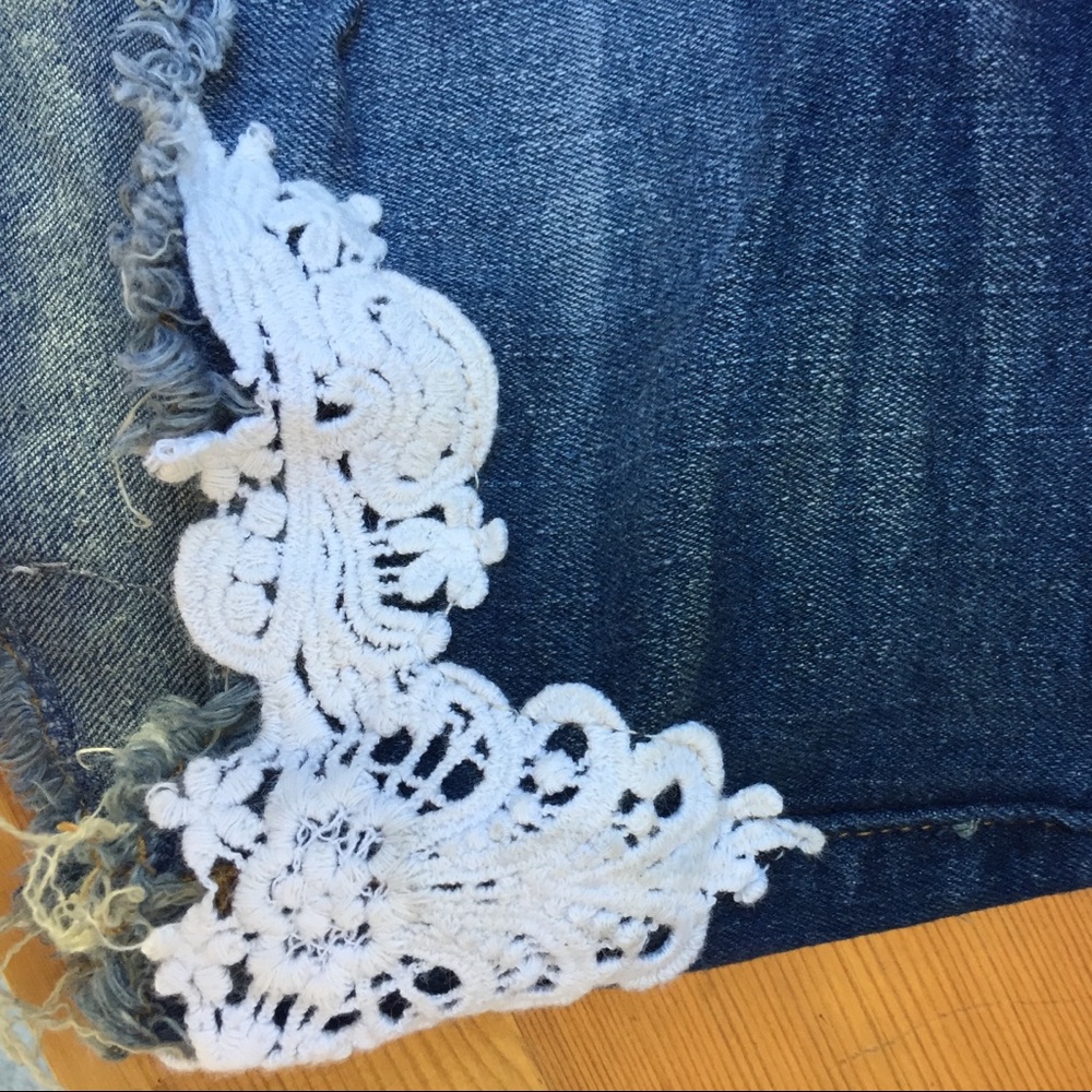 Shorts - Picture 2 of 3