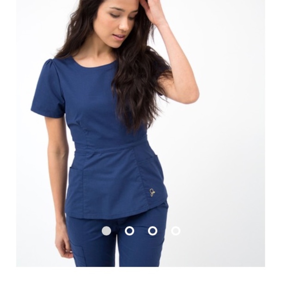 Jaanuu Scrub Top