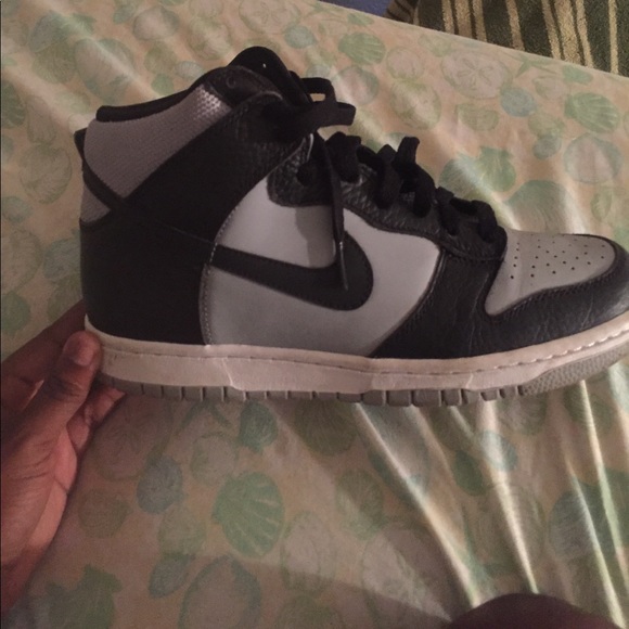 Nike - Picture 2 of 4