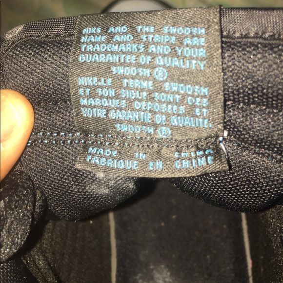 Nike - Picture 4 of 4