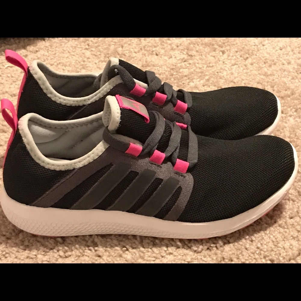 Adidas Womens Running Athletic Shoes 6.5 Brand New