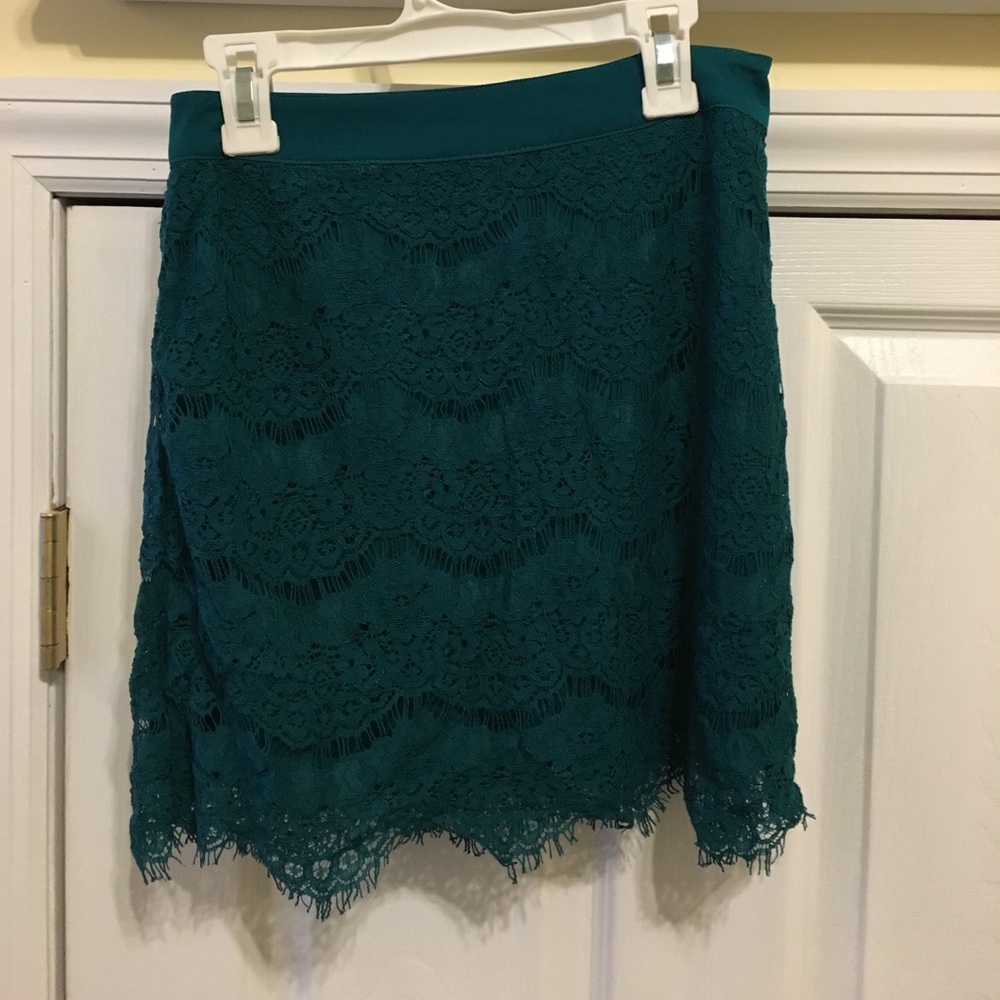 Lace mini skirt