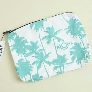 NWT Aloha Collection Ocean Coco Palms Pouch