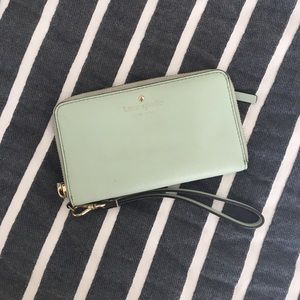 kate spade new york Smartphone Wristlet (Mint)