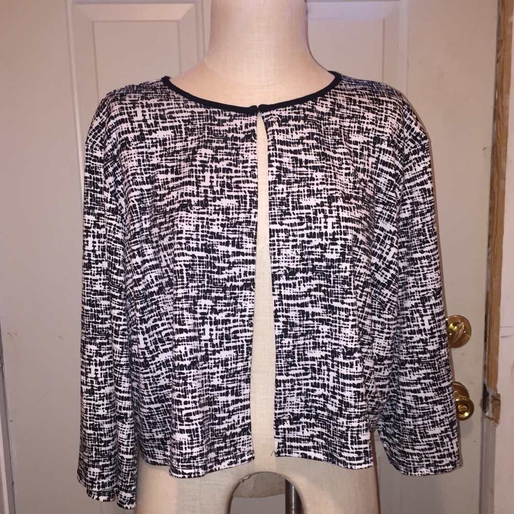 Black & White Shell
