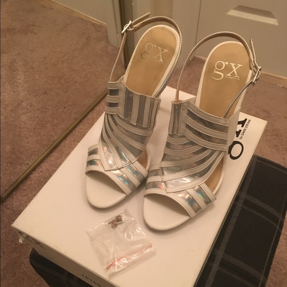 GX by Gwen Stefani Abbot Holographic Sandals Sz 8 - Picture 1 of 3