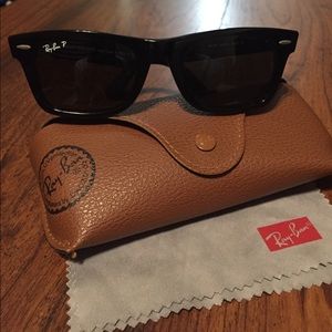 Polarized Black Ray-Ban Wayfarer Sunglasses
