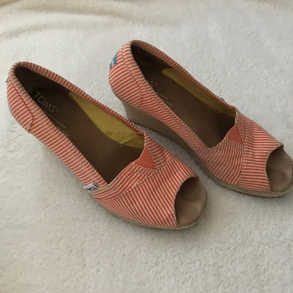 Toms brand wedge heels - Picture 2 of 6