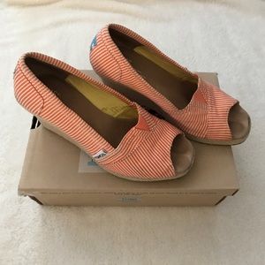 Toms brand wedge heels