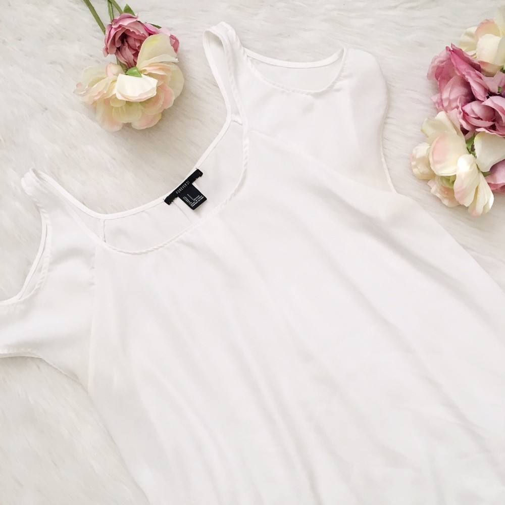 Forever 21 🌷 Cold Shoulder Top SZ S