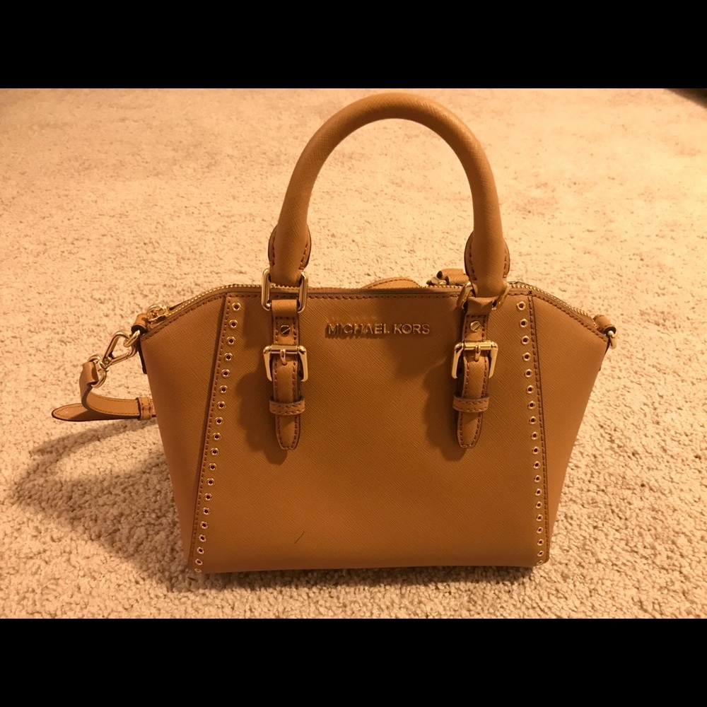 Michael Kors Ciara Grommet Medium Messenger Bag