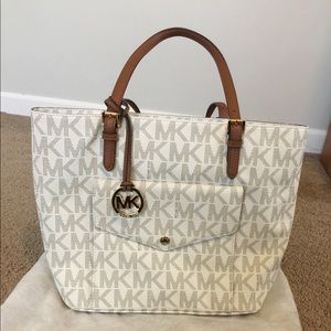 Michael Kors Vanilla Jet Set