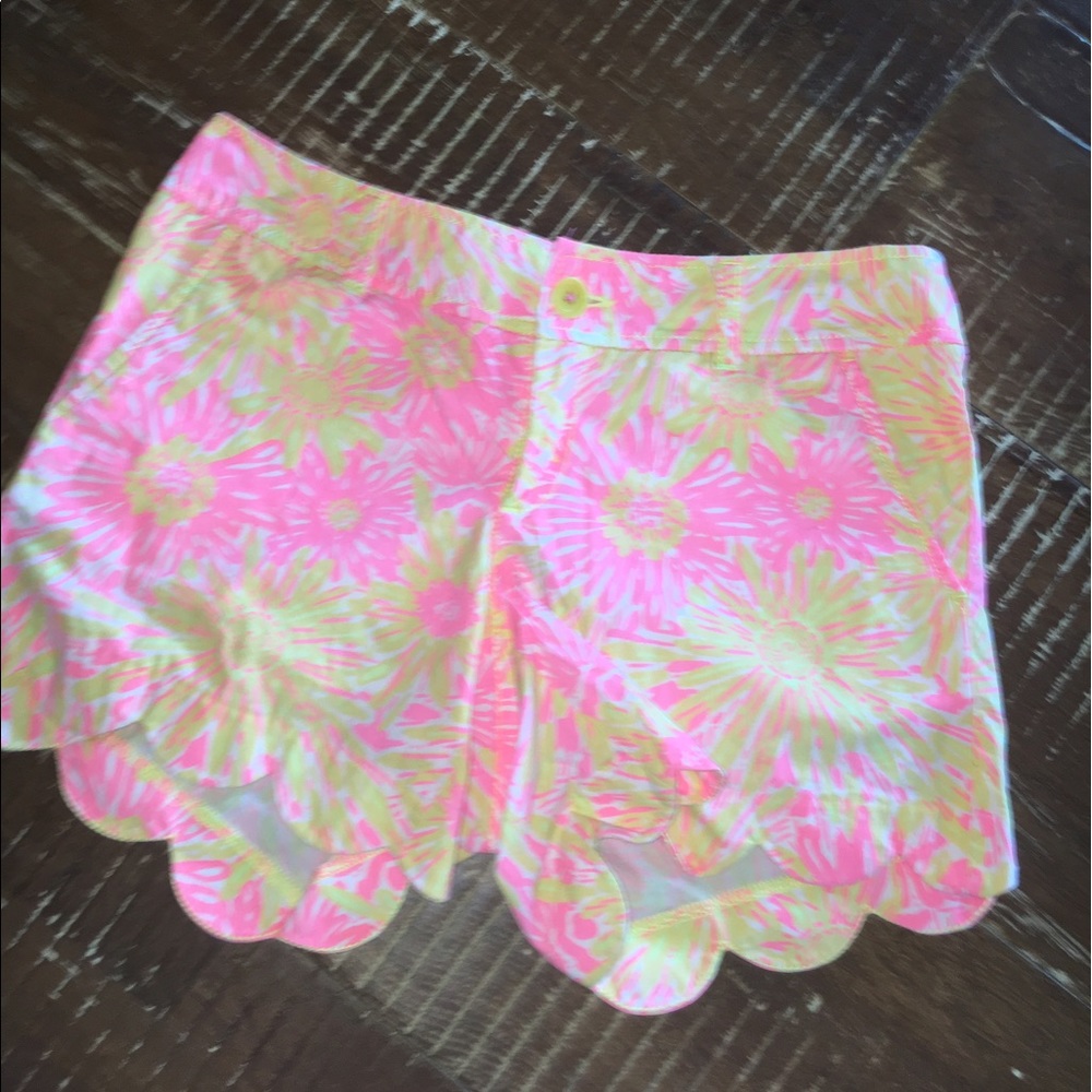 Lilly Pulitzer scalloped shorts