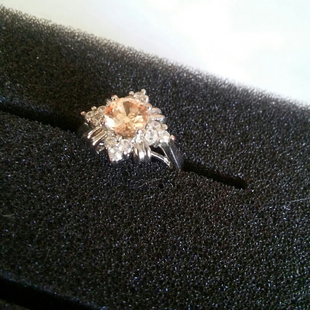 Peach Stone & Diamond Ring - Picture 3 of 3