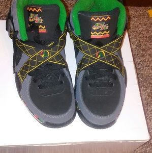 Nike Air Raid Sneakers