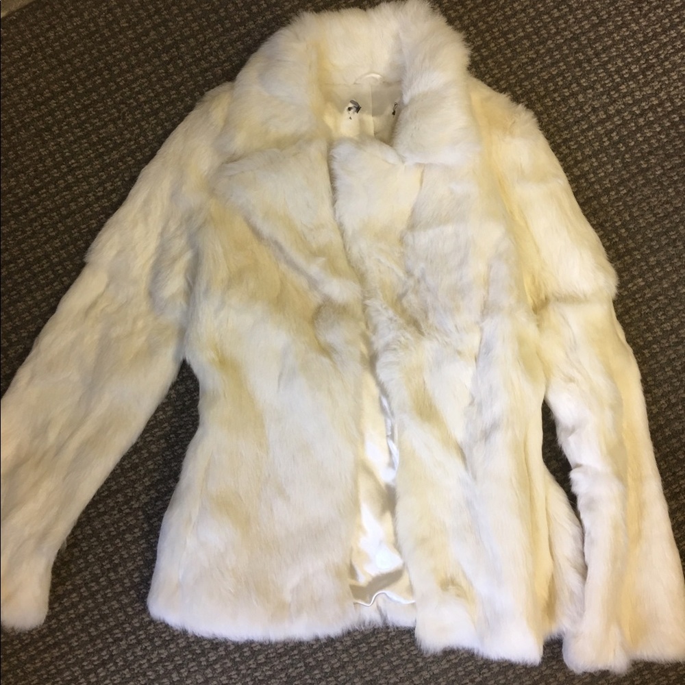 White fur coat 🐭🐭