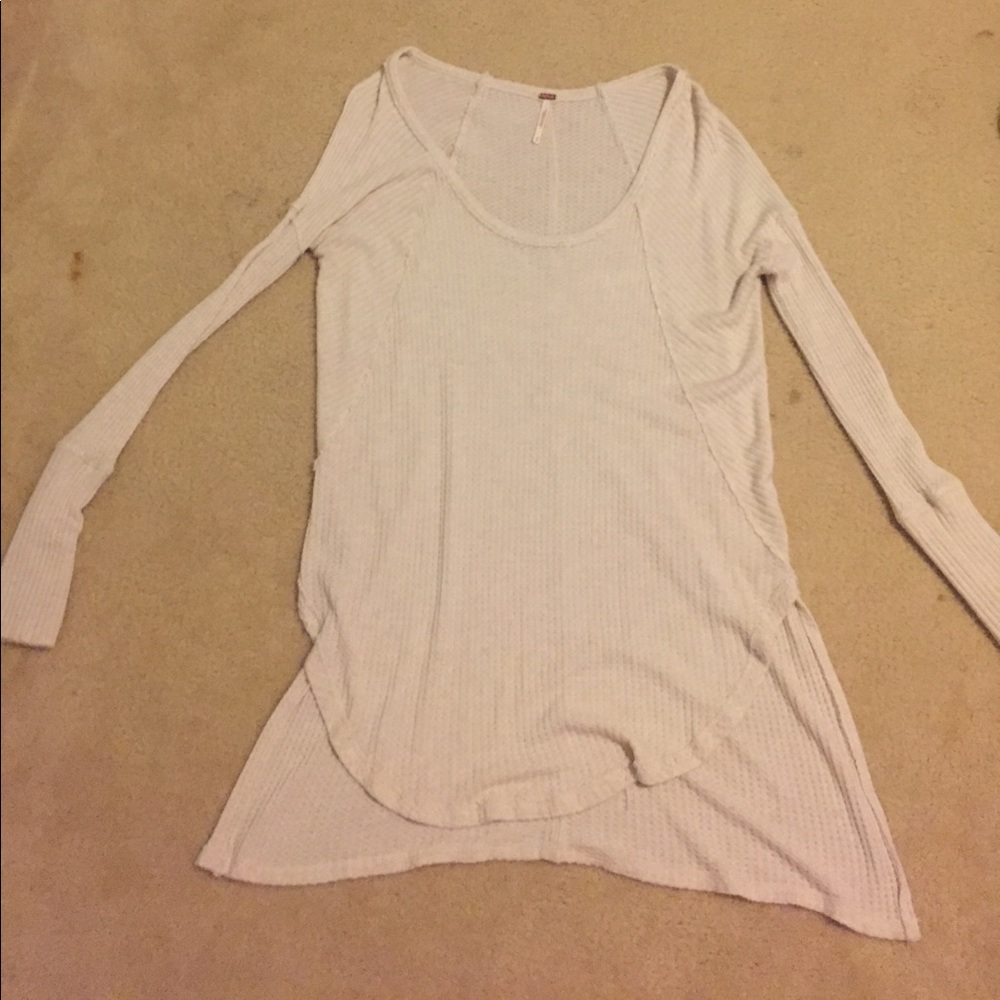 2 Free People Long sleeve light sweaters
