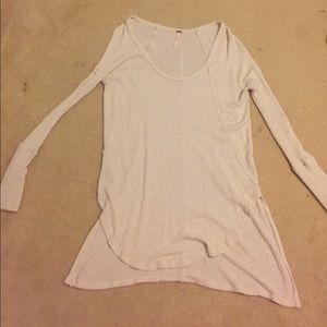 2 Free People Long sleeve light sweaters