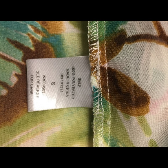 Look fantastic in this cool and breezy top. - Picture 5 of 6