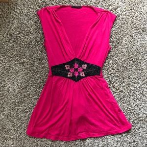 Lowcut sleeveless pink top