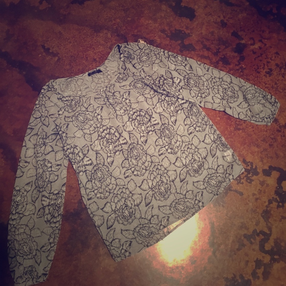 Black & white floral Seven 7 blouse