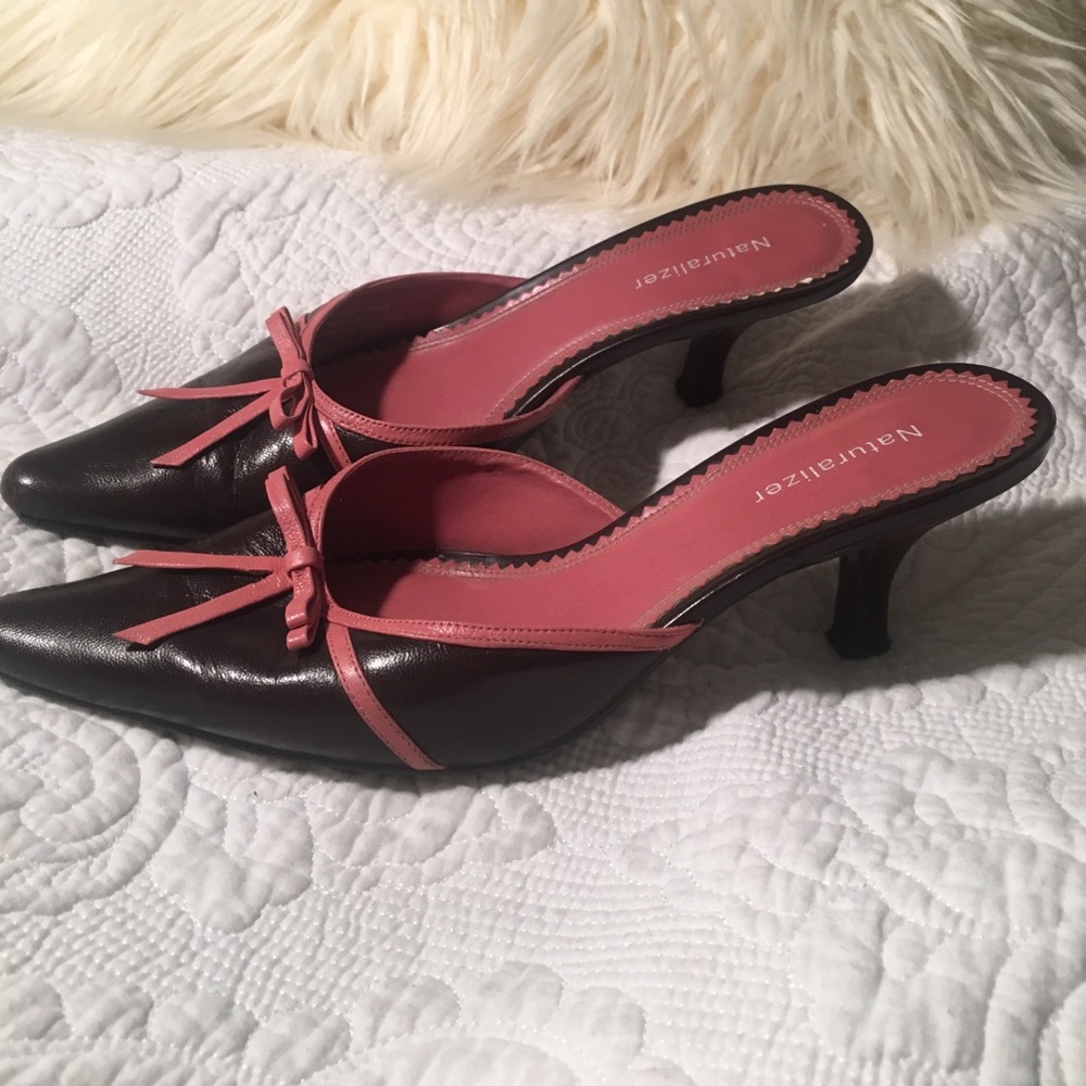 Naturalizer mule mini pumps