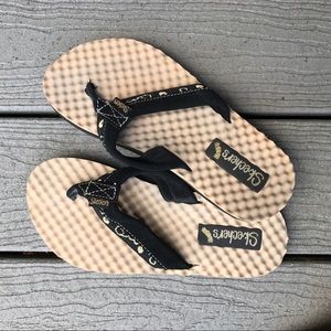 Sketcher Black and Tan Flip Flops