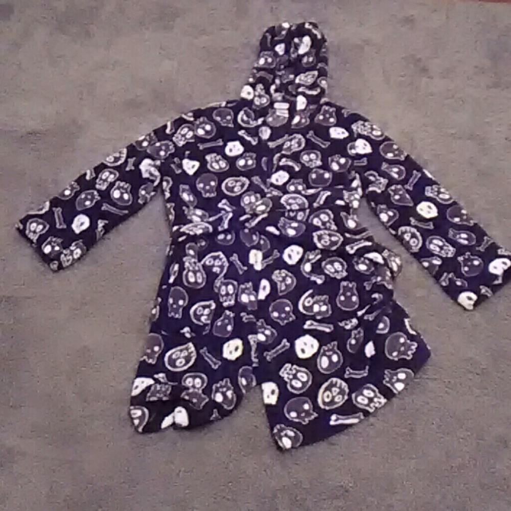 Black and White skull robe