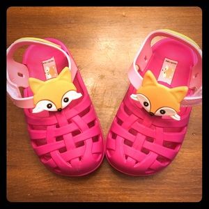 Child Sz 6 Grendene sandals!