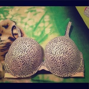 VS "Body" 34DDD(F) bra!