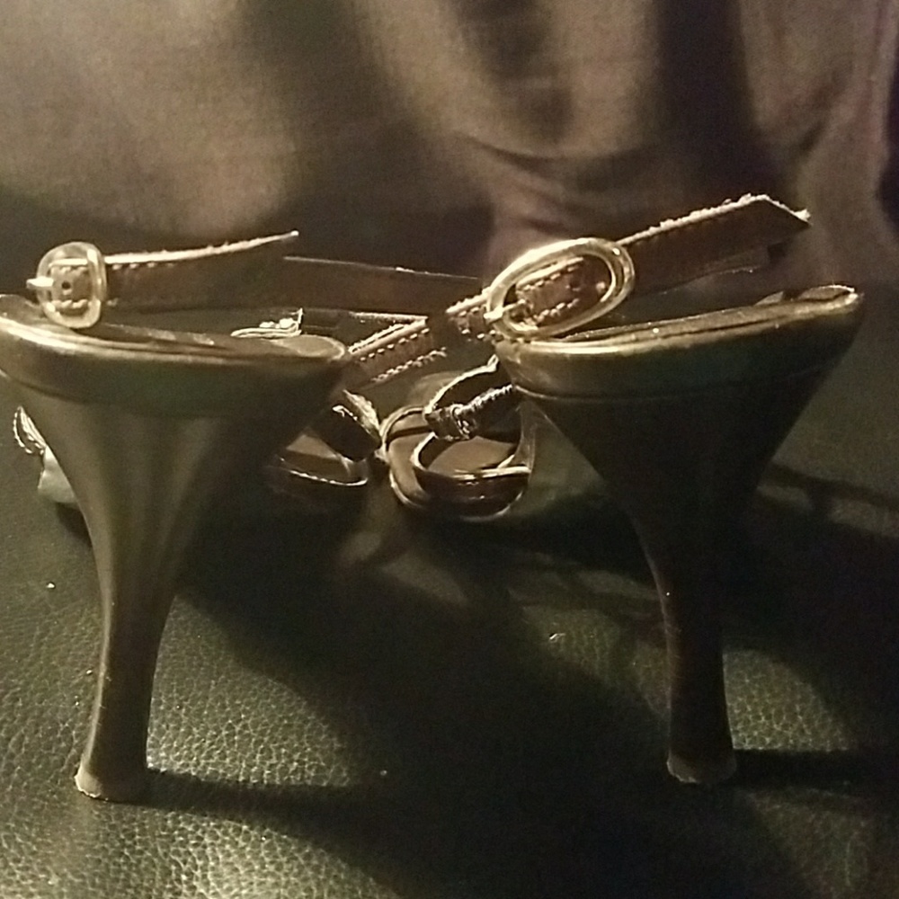Shoes - Picture 4 of 4