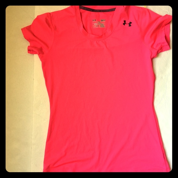 Under Armour Tops - ⭐️Under Armour Heatgear fitted pink shirt